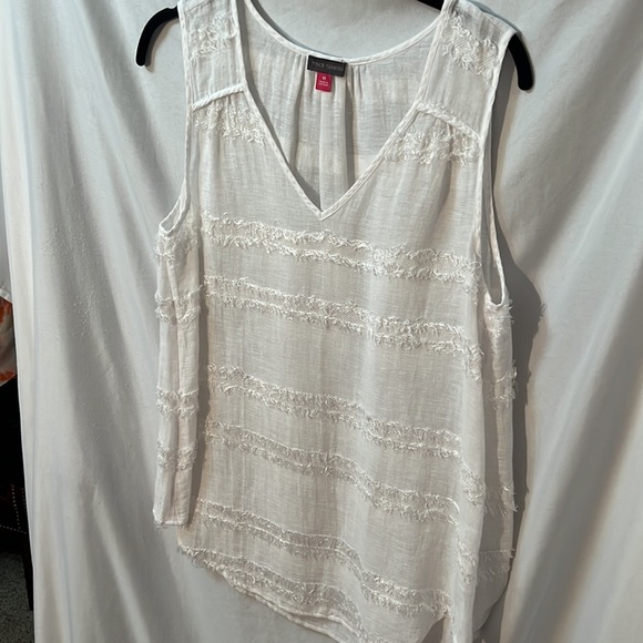 Vince Camuto White Textured Eyelash Sleeveless Top Size Medium - Picture 4 of 7